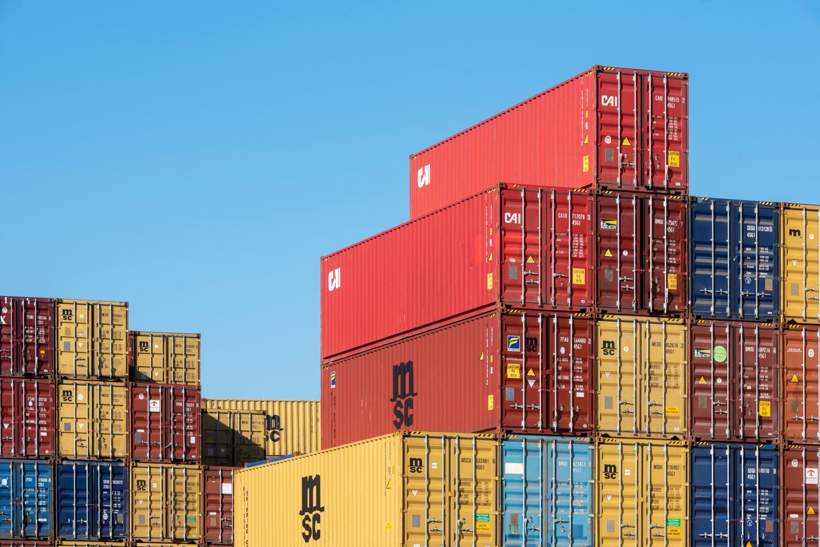 Giải pháp chiếu sáng cảng biển và logistics